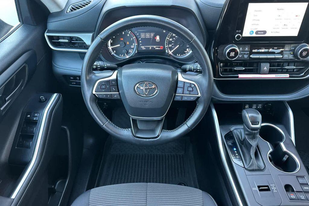 used 2024 Toyota Highlander car, priced at $37,988