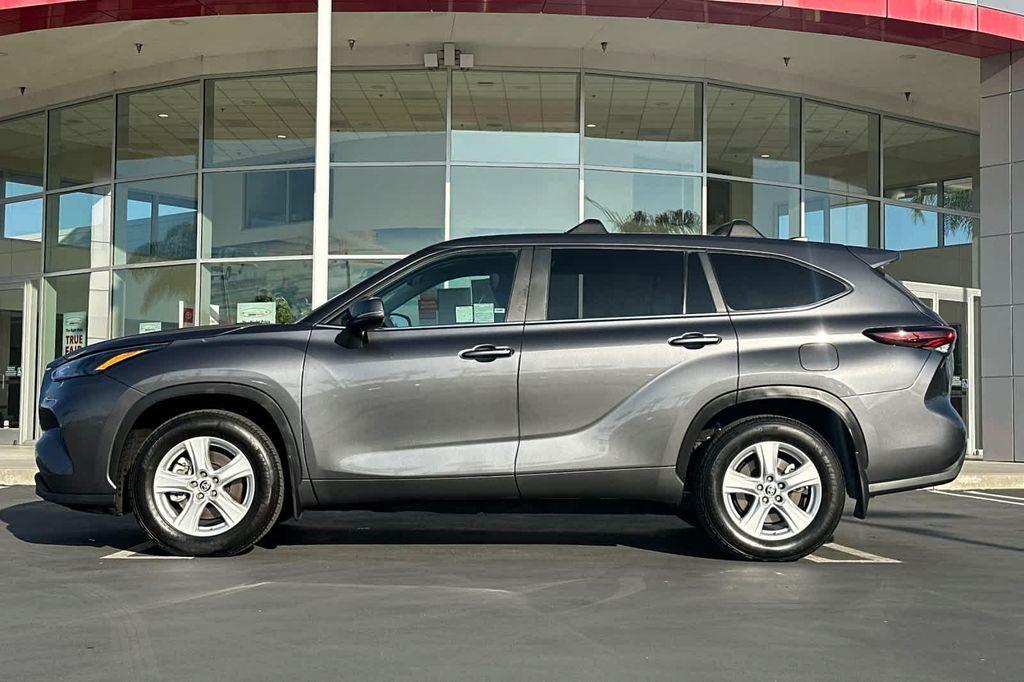 used 2024 Toyota Highlander car, priced at $37,988