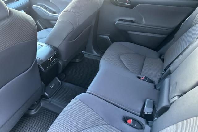 new 2025 Toyota Highlander car, priced at $43,068