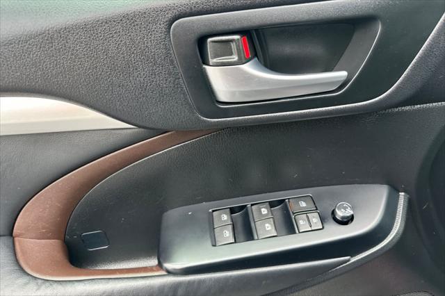 used 2015 Toyota Highlander car, priced at $15,988
