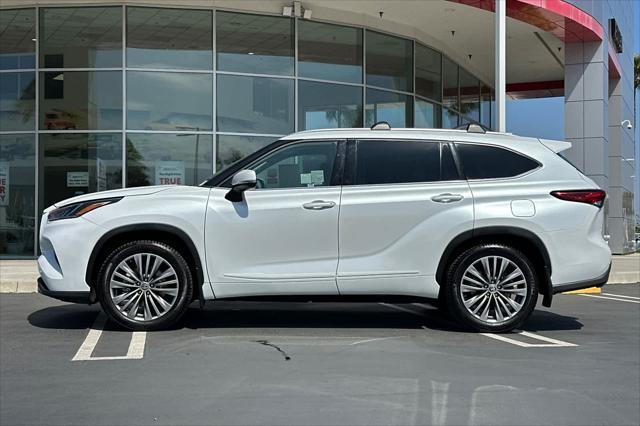 used 2022 Toyota Highlander car, priced at $41,988