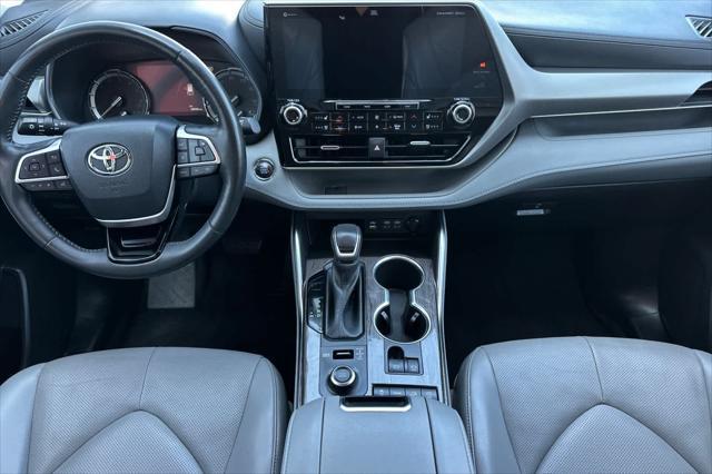 used 2022 Toyota Highlander car, priced at $41,988