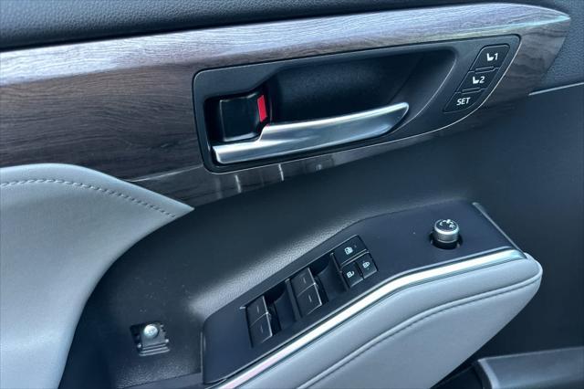 used 2022 Toyota Highlander car, priced at $41,988