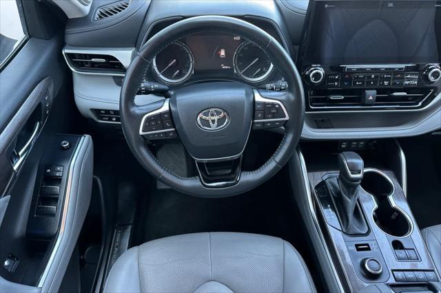 used 2022 Toyota Highlander car, priced at $41,988