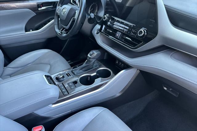 used 2022 Toyota Highlander car, priced at $41,988