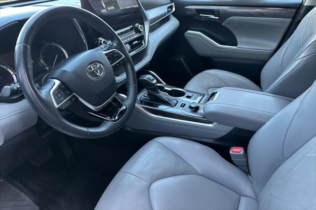 used 2022 Toyota Highlander car, priced at $41,988