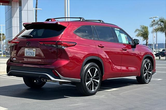 used 2021 Toyota Highlander car, priced at $36,484