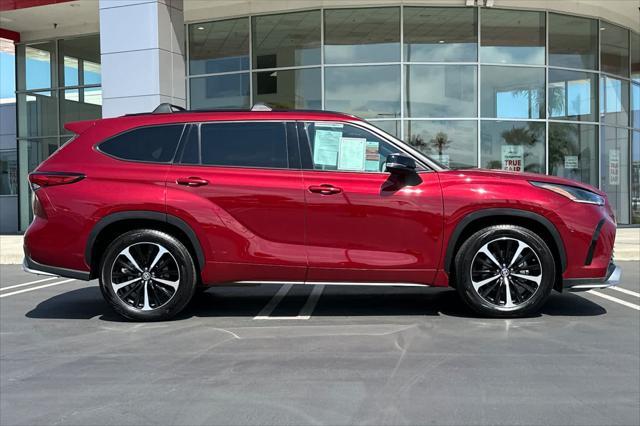 used 2021 Toyota Highlander car, priced at $36,484