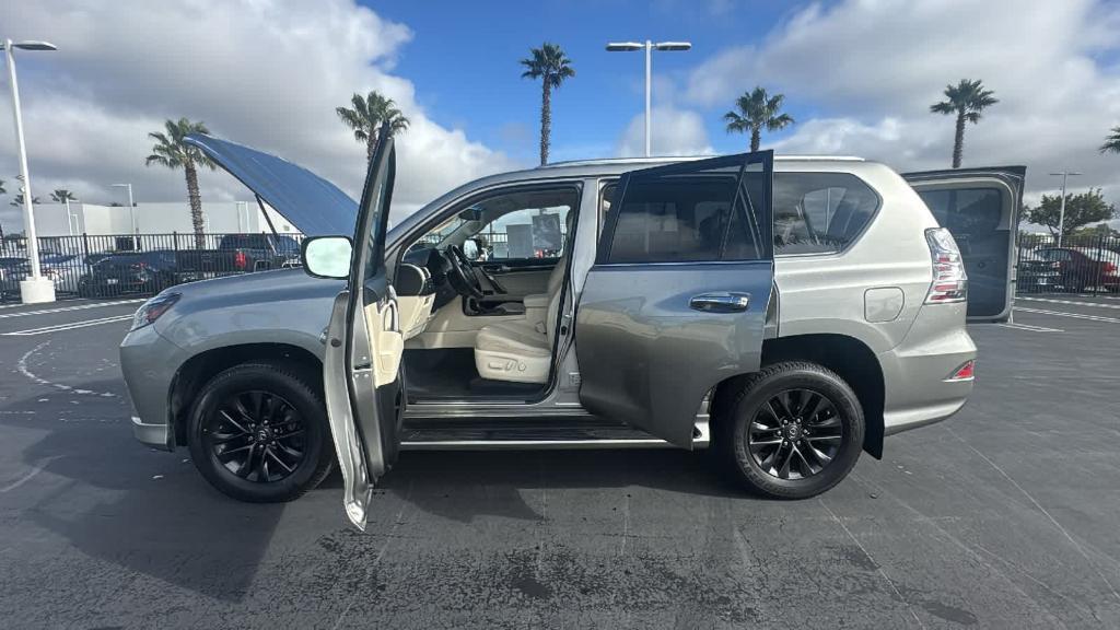 used 2023 Lexus GX 460 car, priced at $54,988