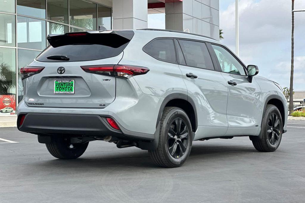 new 2025 Toyota Highlander Hybrid car, priced at $51,063