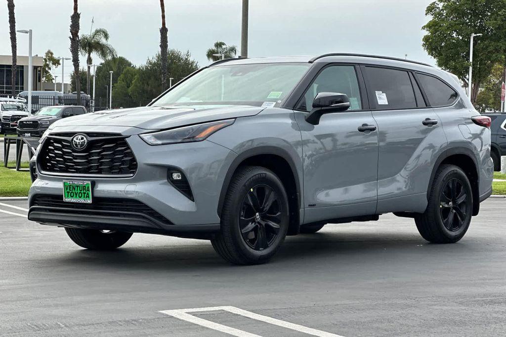 new 2025 Toyota Highlander Hybrid car, priced at $51,063