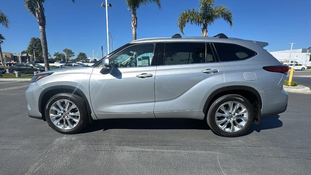 used 2023 Toyota Highlander Hybrid car, priced at $47,988