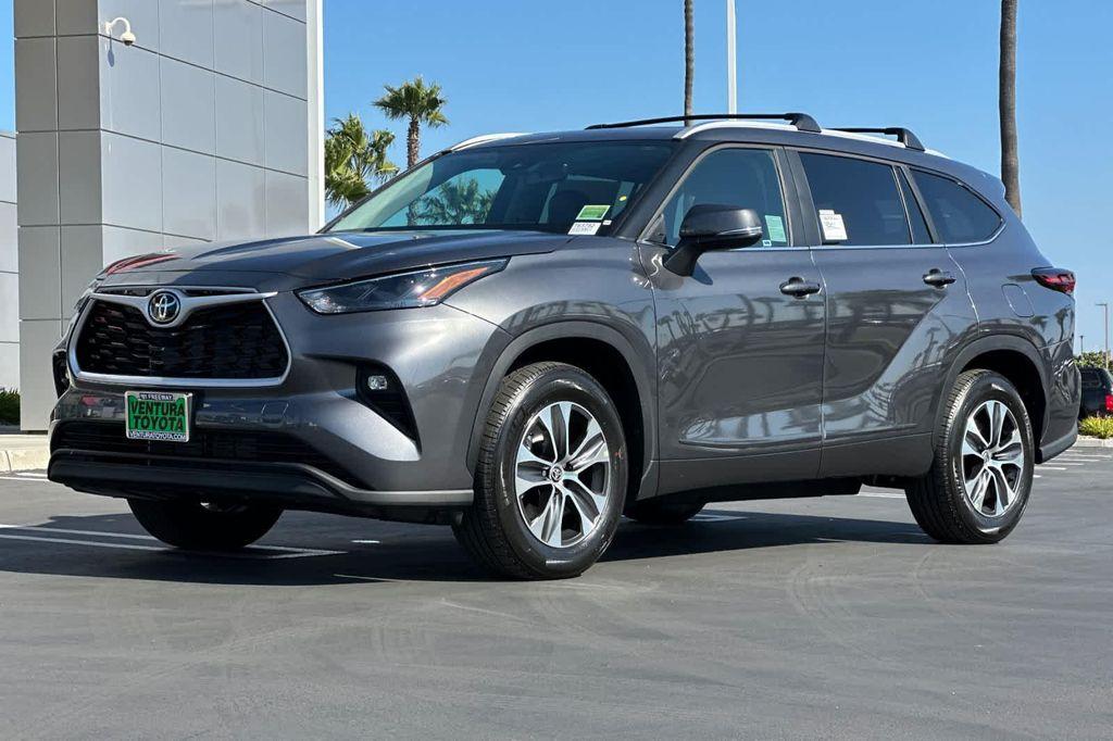 new 2025 Toyota Highlander car, priced at $47,244
