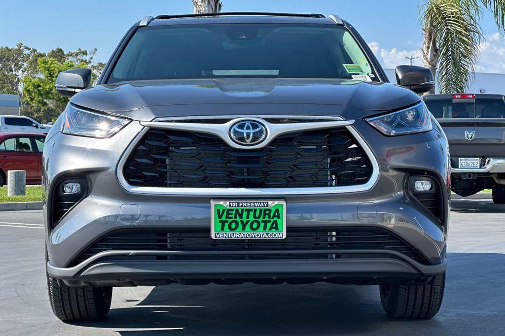 new 2025 Toyota Highlander car, priced at $47,244