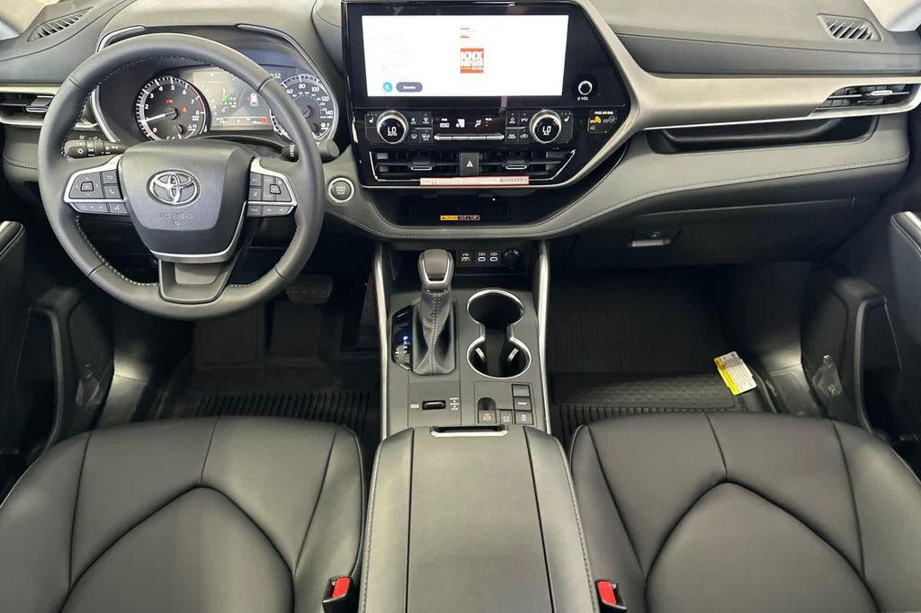 new 2025 Toyota Highlander car, priced at $47,244