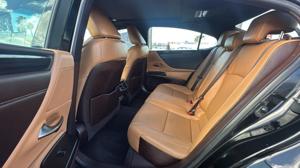 used 2021 Lexus ES 350 car, priced at $32,500