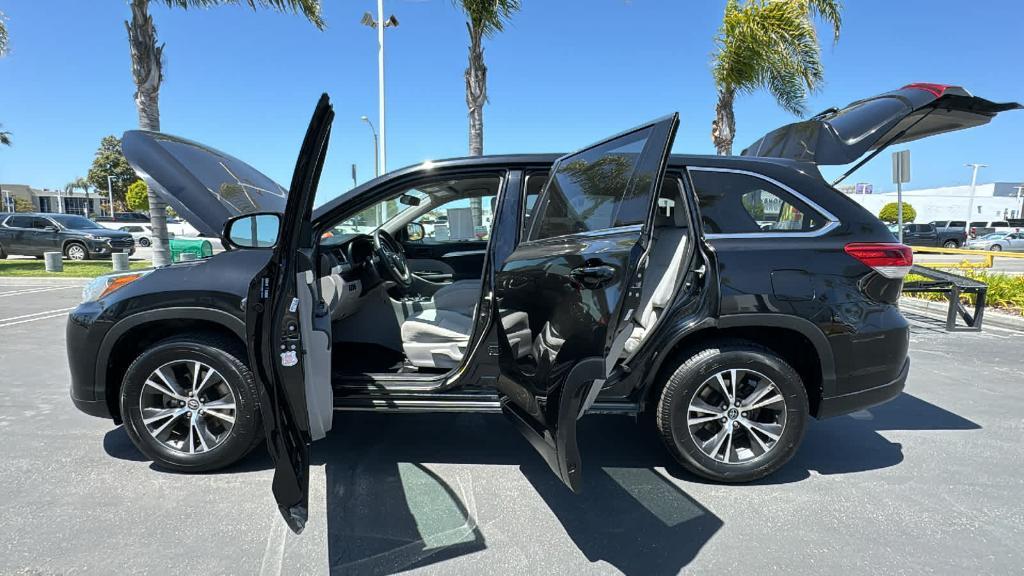 used 2019 Toyota Highlander car, priced at $25,407