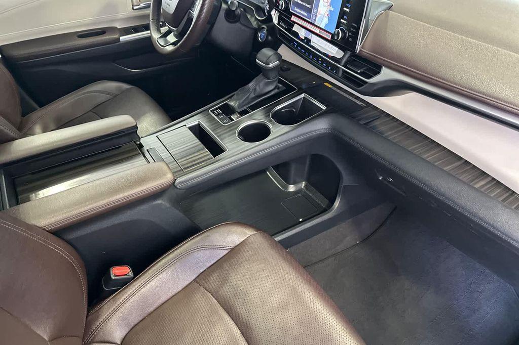 used 2024 Toyota Sienna car, priced at $55,988