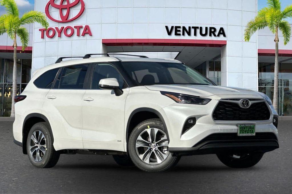 new 2026 Toyota Highlander Hybrid car, priced at $52,102