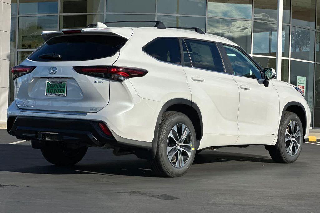 new 2026 Toyota Highlander Hybrid car, priced at $52,102