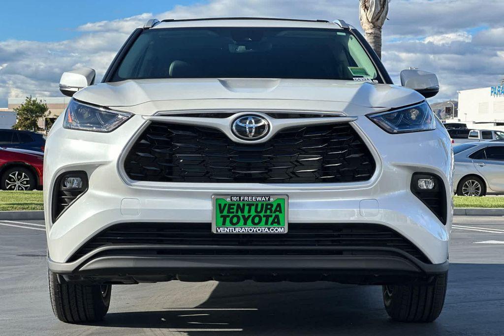 new 2026 Toyota Highlander Hybrid car, priced at $52,102