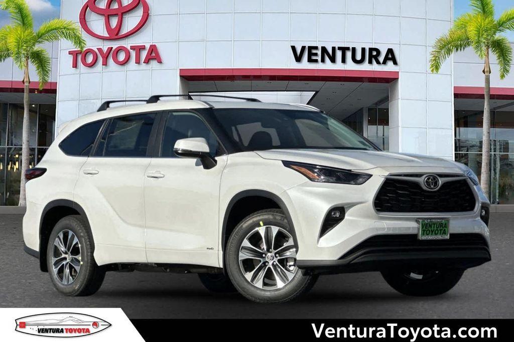 new 2026 Toyota Highlander Hybrid car, priced at $52,102