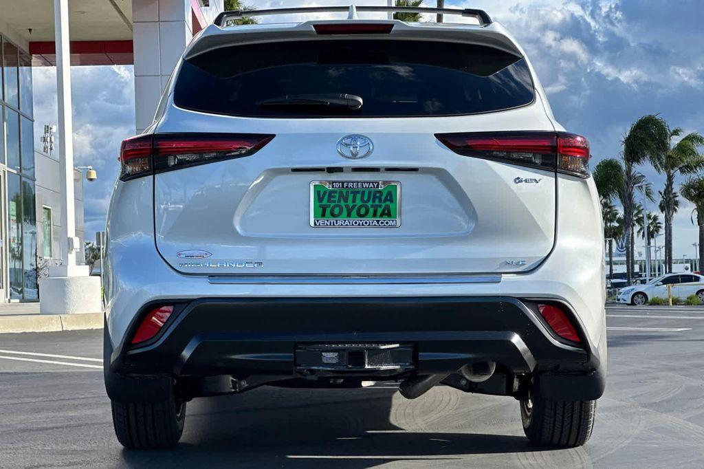 new 2026 Toyota Highlander Hybrid car, priced at $52,102