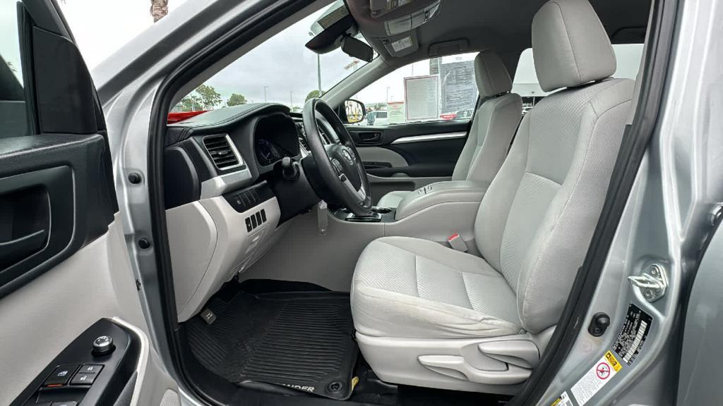 used 2019 Toyota Highlander car, priced at $25,988