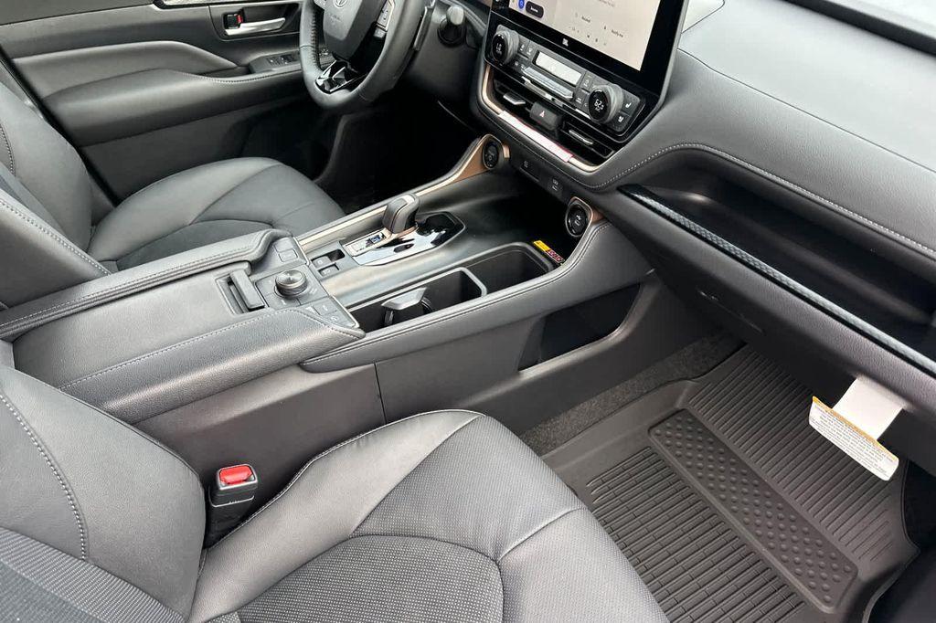 new 2026 Toyota Grand Highlander Hybrid car, priced at $62,143