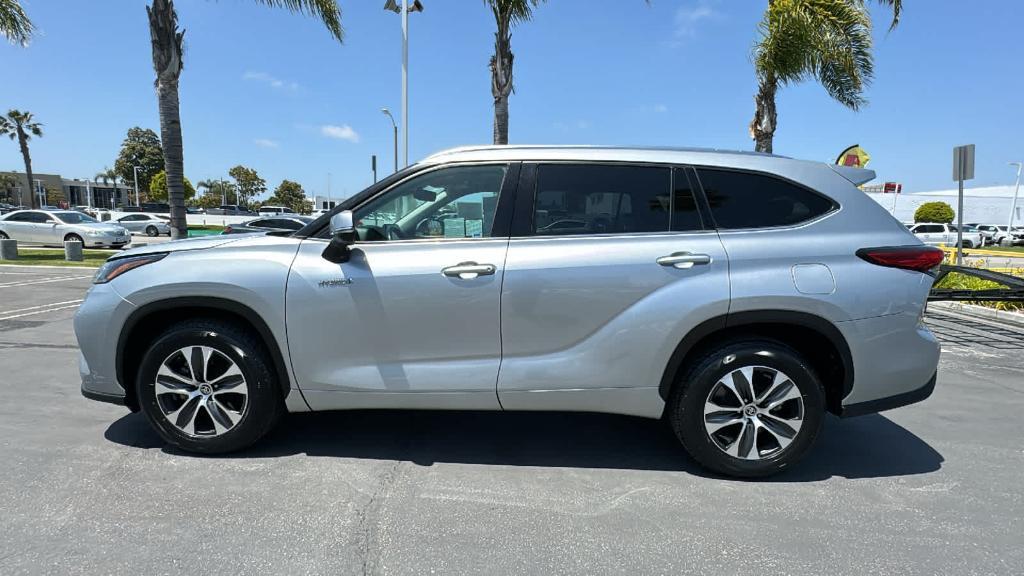 used 2021 Toyota Highlander Hybrid car, priced at $36,500