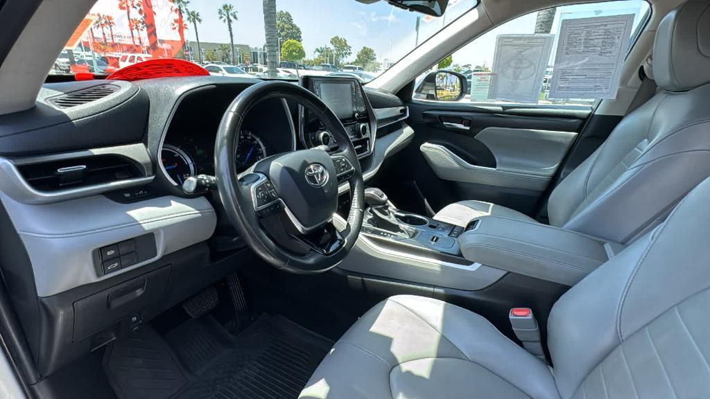 used 2021 Toyota Highlander Hybrid car, priced at $36,500