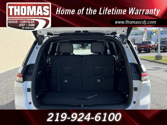 new 2025 Jeep Grand Cherokee L car, priced at $42,798