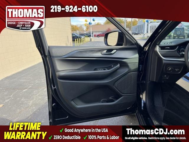 new 2025 Jeep Grand Cherokee L car, priced at $42,319