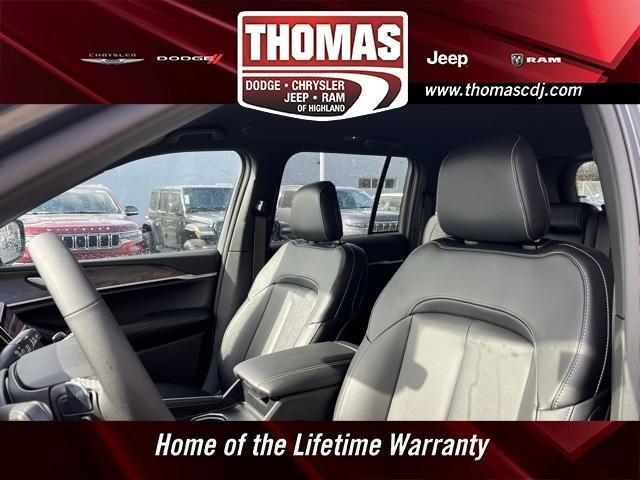 new 2025 Jeep Grand Cherokee car, priced at $47,370