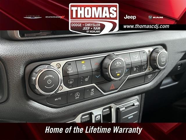new 2025 Jeep Wrangler car, priced at $48,044