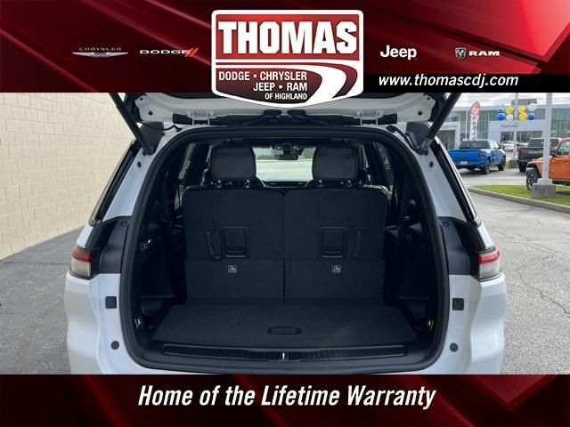 new 2025 Jeep Grand Cherokee L car, priced at $42,798