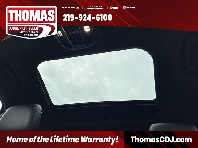 new 2025 Jeep Grand Cherokee car, priced at $43,164