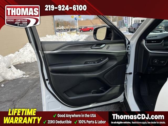 new 2025 Jeep Grand Cherokee car, priced at $48,460