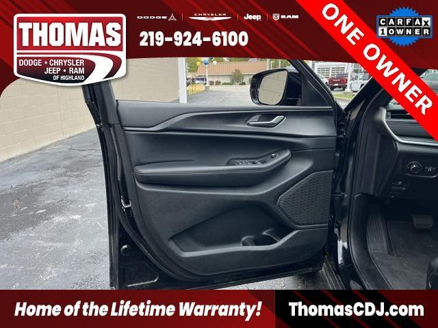 used 2025 Jeep Grand Cherokee L car, priced at $38,124