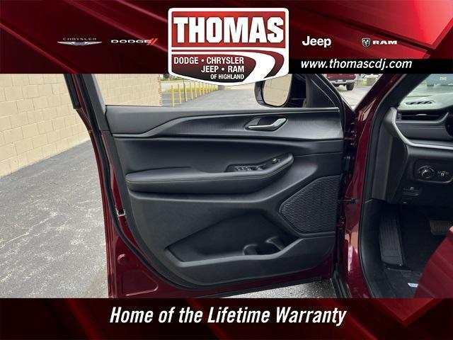 new 2025 Jeep Grand Cherokee L car, priced at $41,372