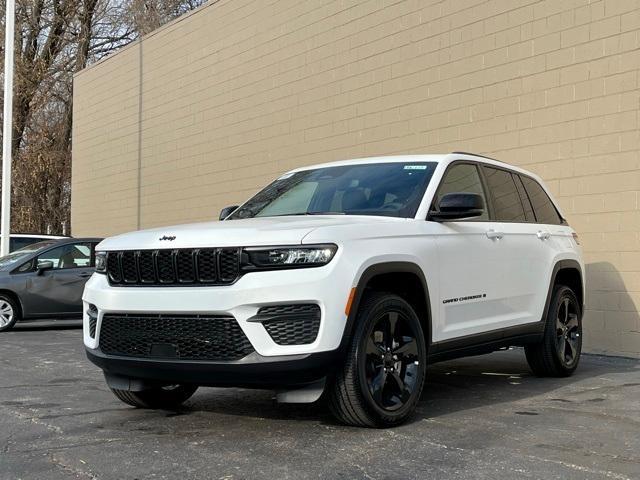 new 2025 Jeep Grand Cherokee car, priced at $42,284