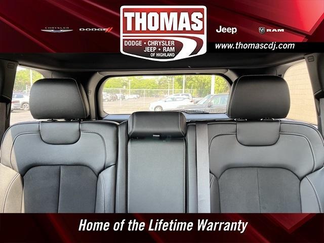 used 2024 Jeep Grand Cherokee car, priced at $37,495