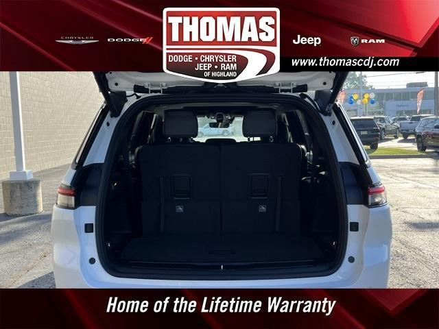 new 2025 Jeep Grand Cherokee L car, priced at $43,488