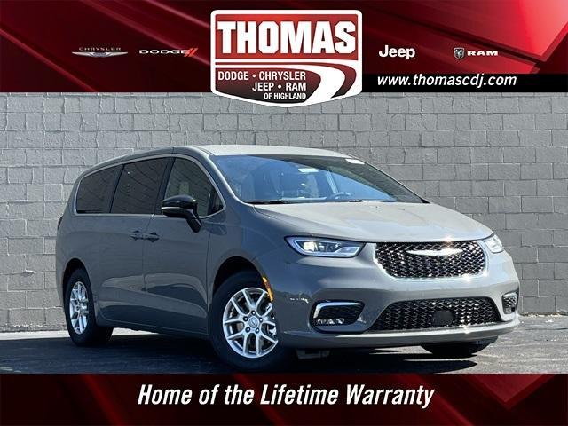 new 2025 Chrysler Pacifica car, priced at $42,247