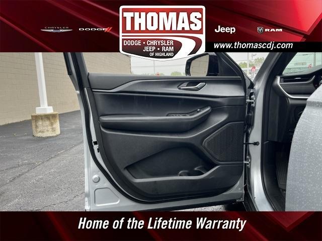 new 2025 Jeep Grand Cherokee L car, priced at $46,962