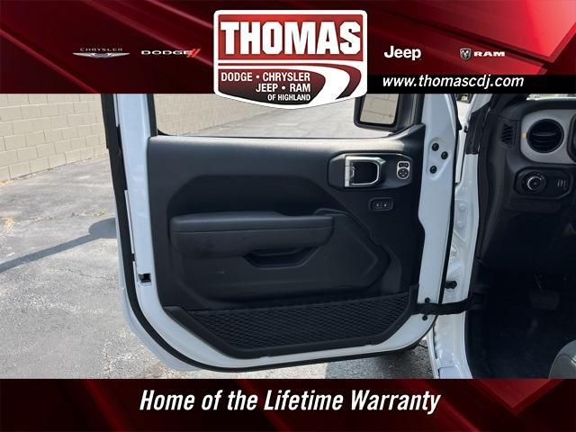 new 2025 Jeep Wrangler car, priced at $46,591