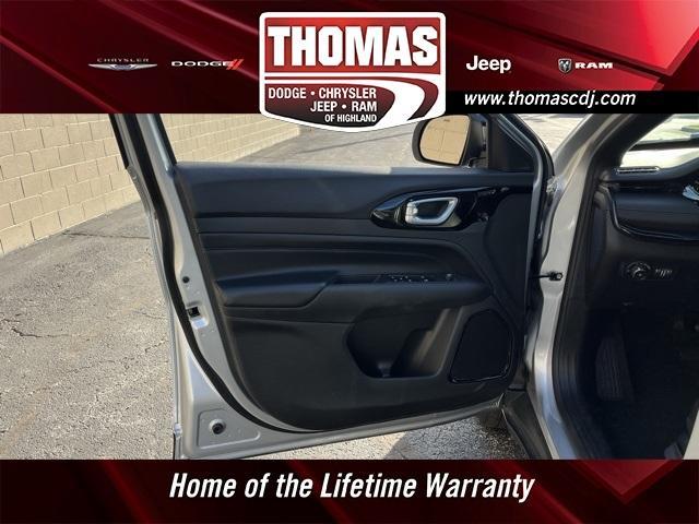 new 2025 Jeep Compass car, priced at $24,988