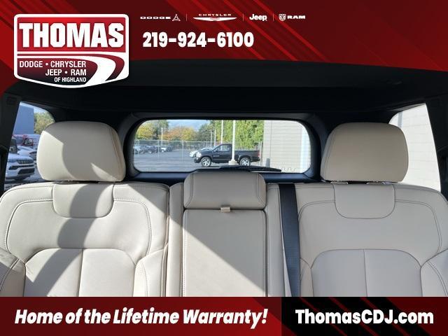 new 2025 Jeep Grand Cherokee car, priced at $43,759