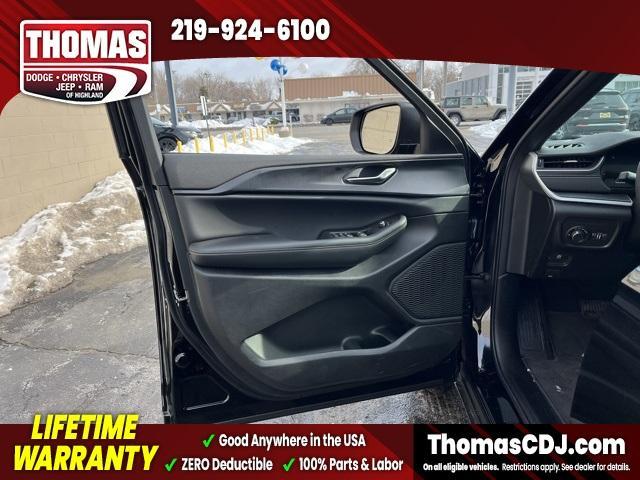 new 2025 Jeep Grand Cherokee car, priced at $37,584