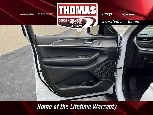 new 2025 Jeep Grand Cherokee L car, priced at $51,412